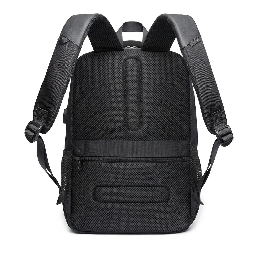 Dos du sac à dos de voyage USB